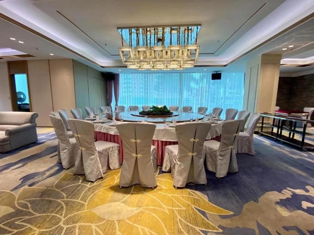 Fenggang Gladden Hotel Tiantangwei Екстериор снимка