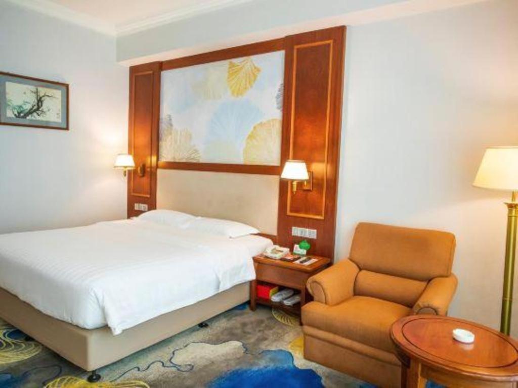 Fenggang Gladden Hotel Tiantangwei Екстериор снимка