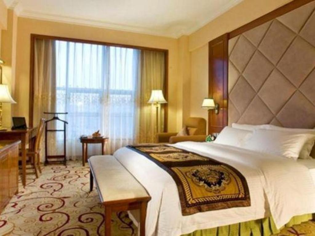 Fenggang Gladden Hotel Tiantangwei Екстериор снимка
