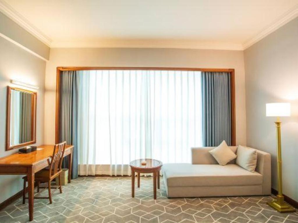 Fenggang Gladden Hotel Tiantangwei Екстериор снимка