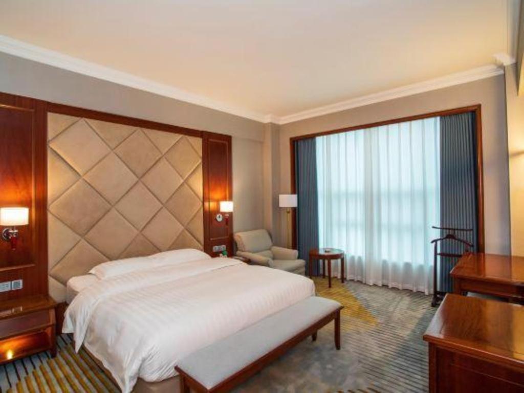 Fenggang Gladden Hotel Tiantangwei Екстериор снимка