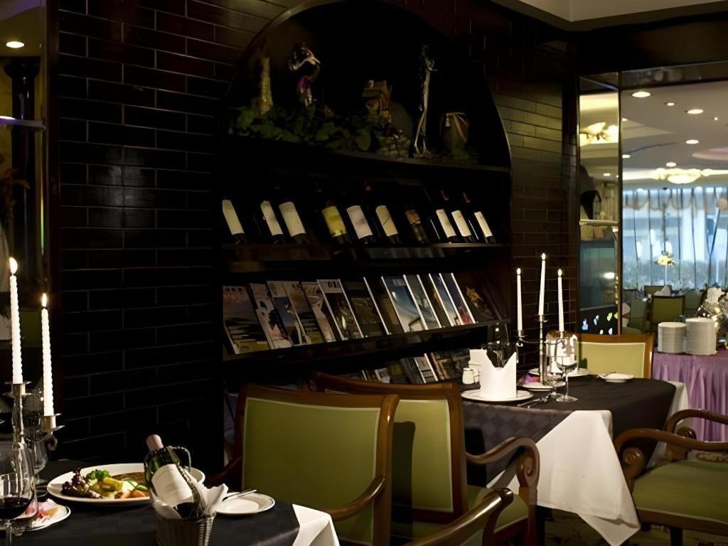 Fenggang Gladden Hotel Tiantangwei Екстериор снимка